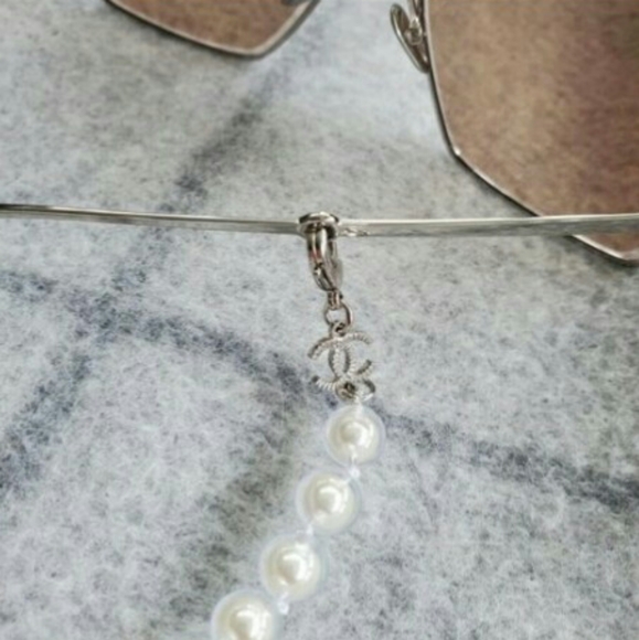 CHANEL SUNGLASSES - Picture 6 of 7